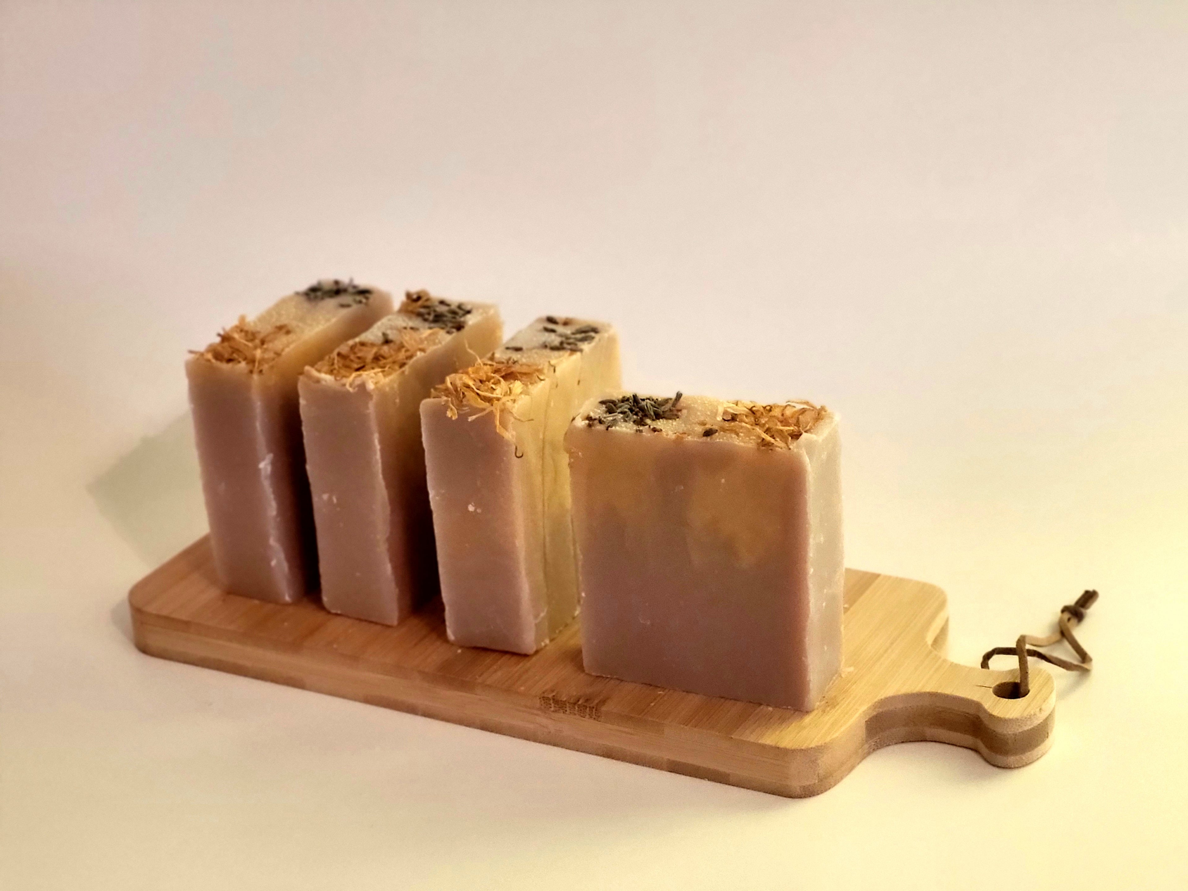 LAVENDER & LEMONGRASS ESSENTIAL OIL SOAP